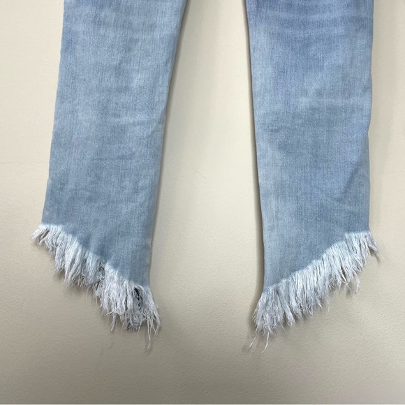 Forever 21 Distressed Cropped Raw Hem Jeans Size Small - Picture 5 of 11